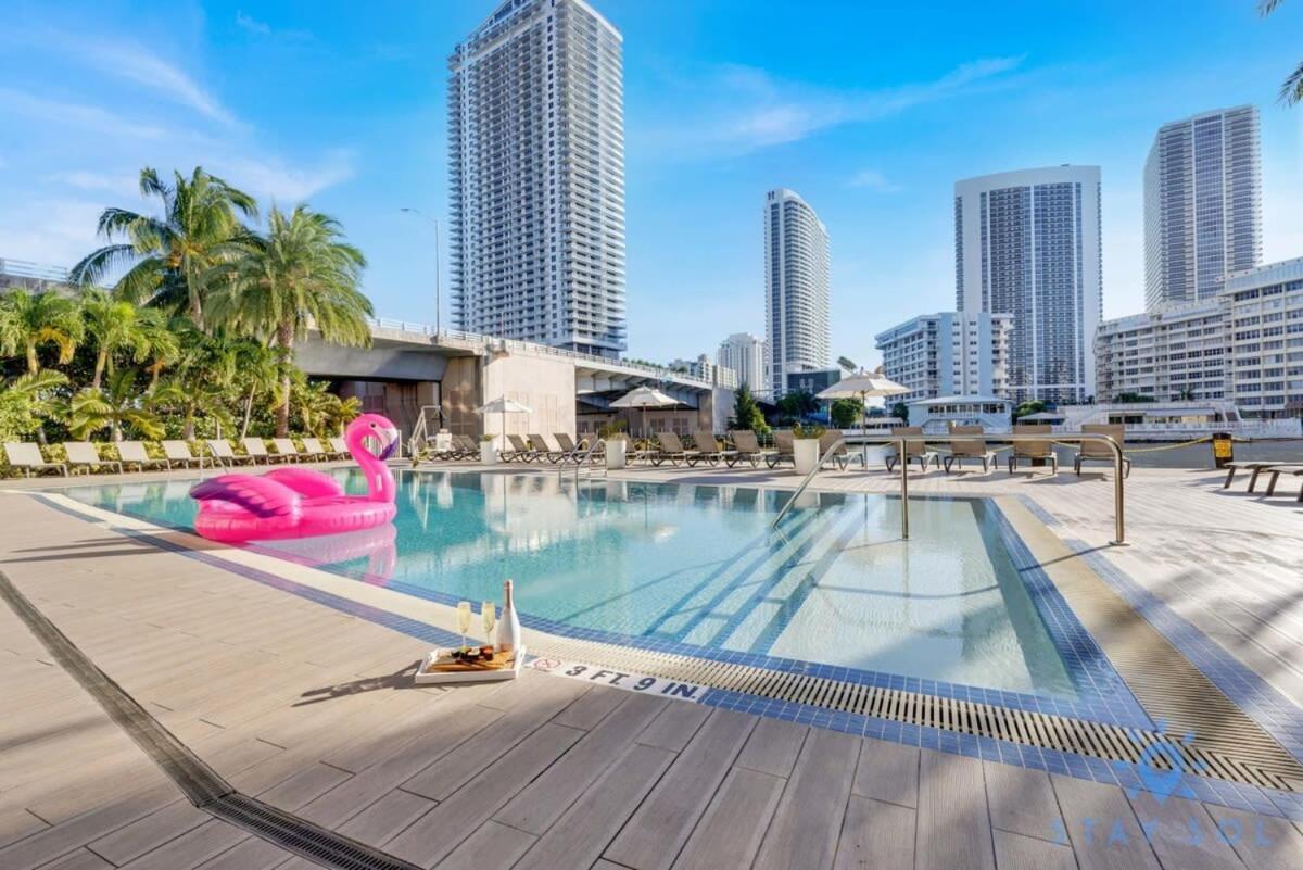 Infinite Views, Amazing Pool, Gym, Near Beach Plaja Hallandale Exterior foto