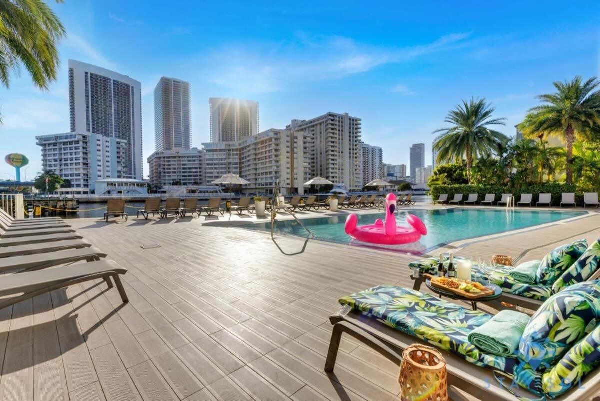 Infinite Views, Amazing Pool, Gym, Near Beach Plaja Hallandale Exterior foto