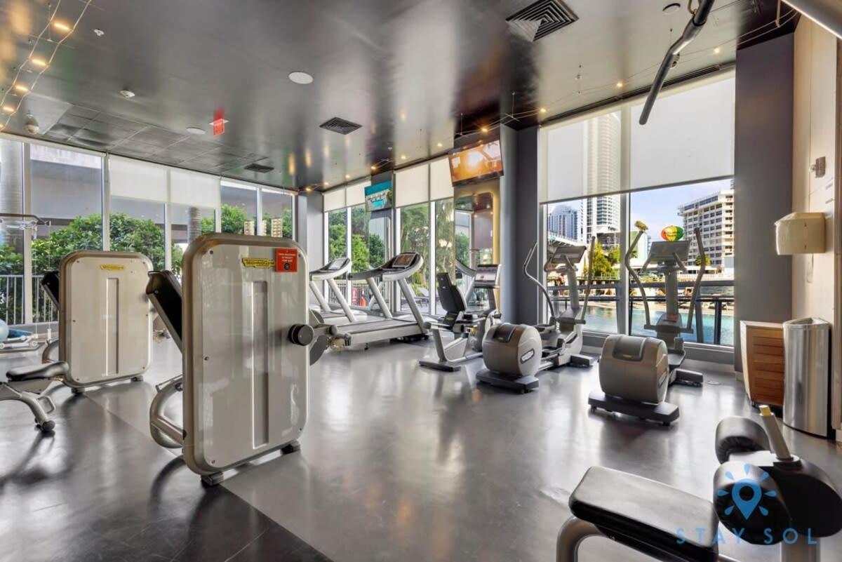Infinite Views, Amazing Pool, Gym, Near Beach Plaja Hallandale Exterior foto