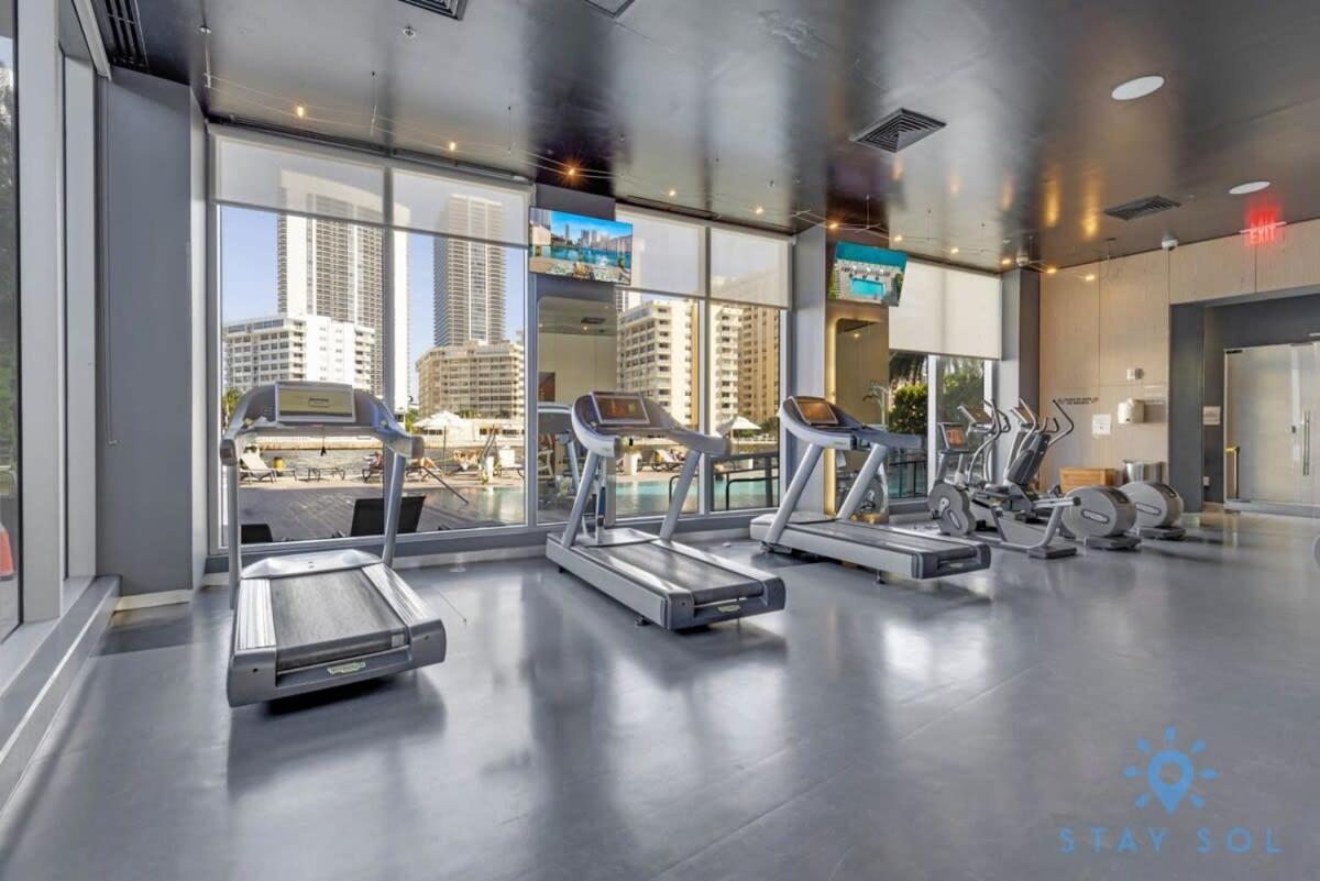 Infinite Views, Amazing Pool, Gym, Near Beach Plaja Hallandale Exterior foto